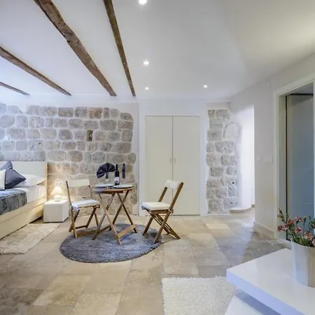 Andro - Studio With City View * Ντουμπρόβνικ